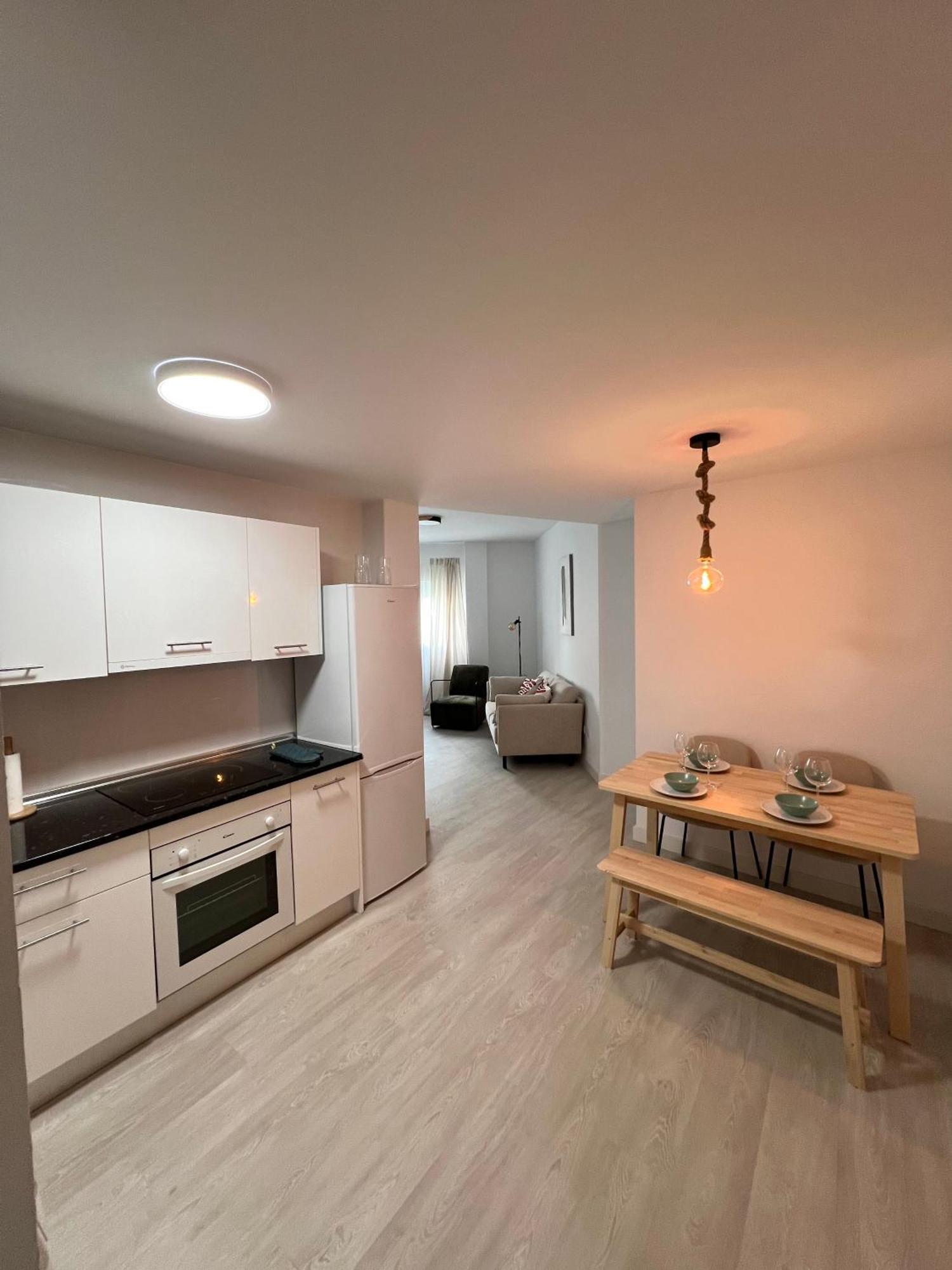 Apartment Amazing Center - Optional Parking